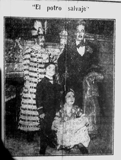 Narcisín e integrantes del elenco de "El Potro Salvaje", abril de 1920