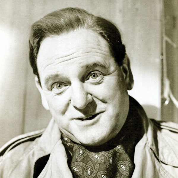 Bernard Lee Bernard Lee