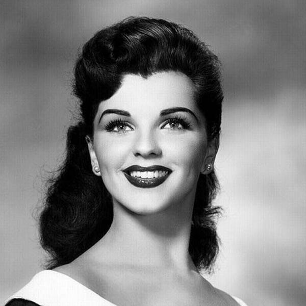 Lisa Gaye Lisa Gaye