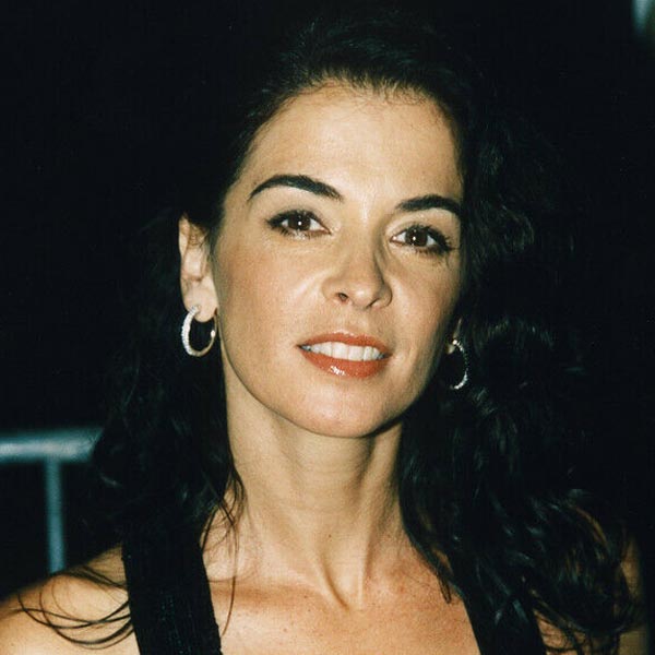 Annabella Sciorra Annabella Sciorra