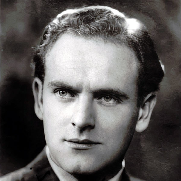 Bernard Lee Bernard Lee