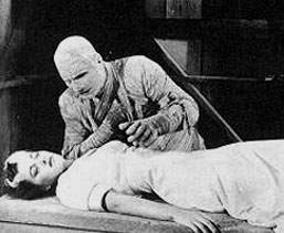 La momia encarnada por Lon en  THE MUMMY'S GHOST (1945)