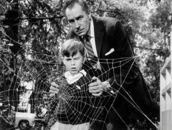 Junto al niño Charles Herbert en el final de THE FLY (1958)
