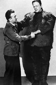 Jack Pierce y Boris Karloff, en un momento distendido de SON OF FRANEKENSTEIN (El Hijo de Frankenstein-1939)