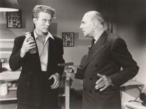 David Bruce y Zucco "negociando" en THE MAD GHOUL (El Buitre Humano-1943) 